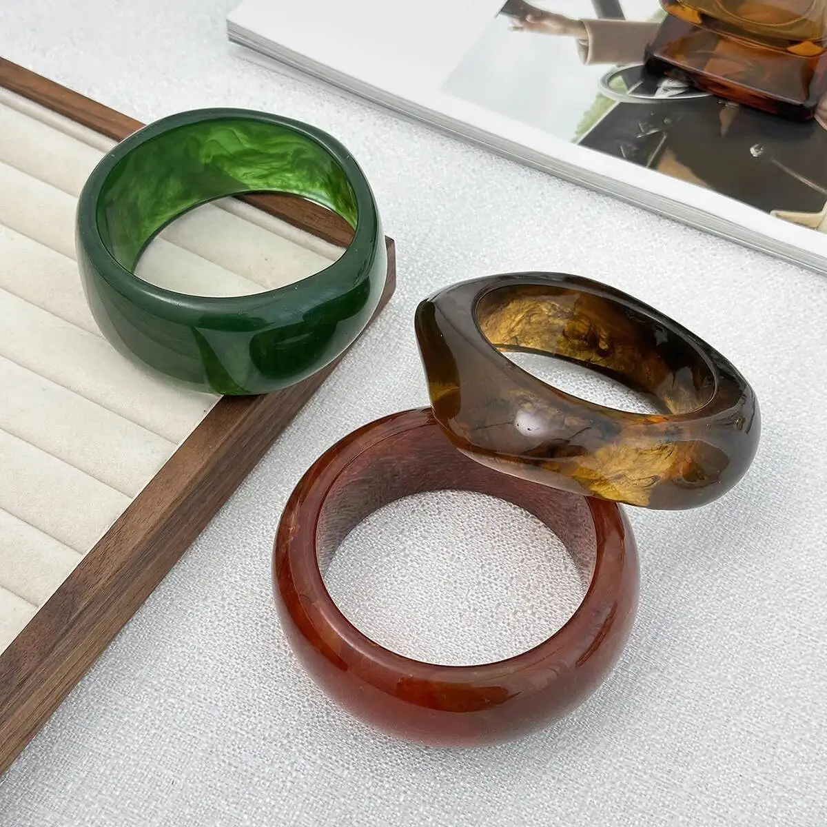 Ingemark Styles Vintage Irregular Glossy Resin Acrylic Bracelets