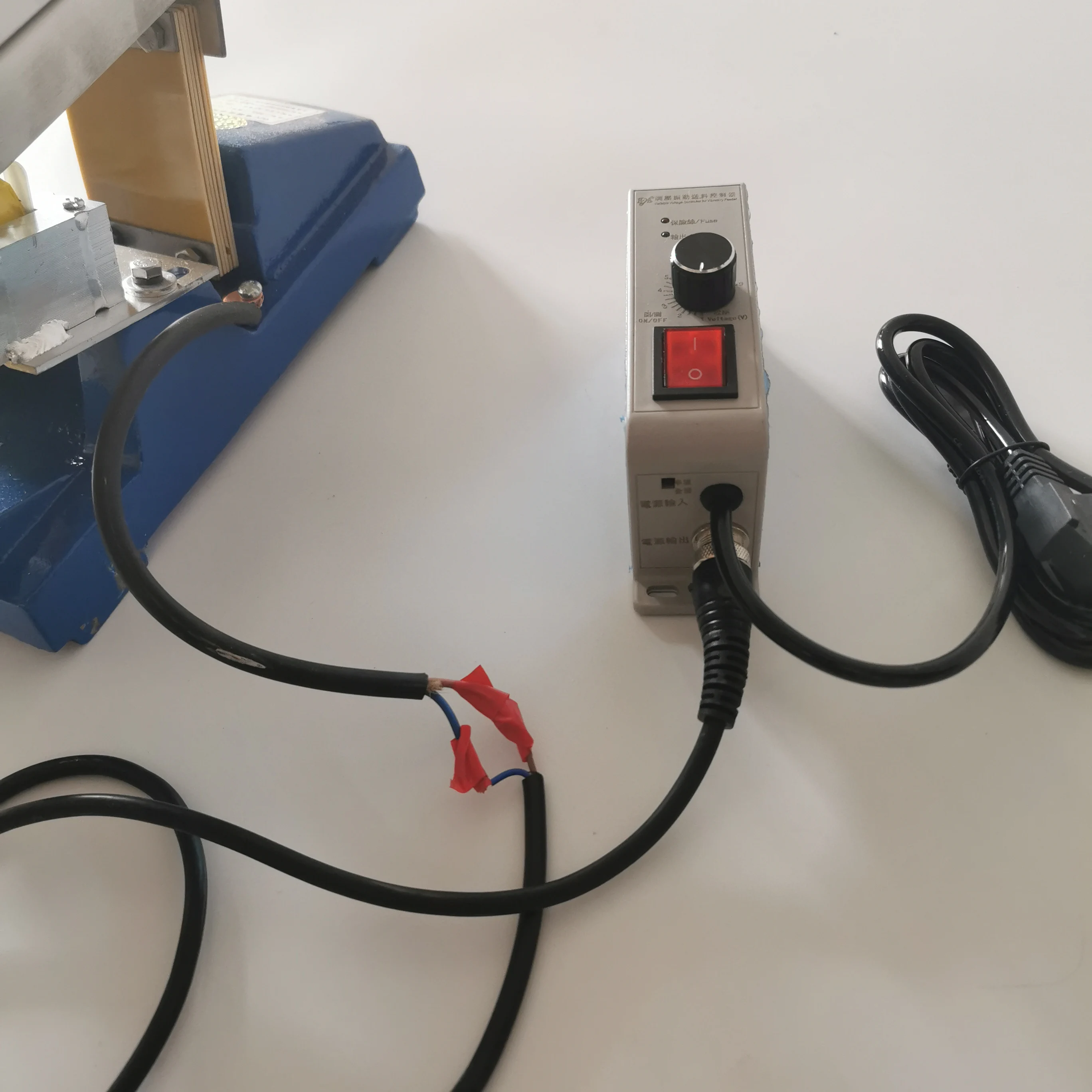 GZV3 Small Electromagnetic Vibrating Feeder Shaking Feeding Machine detail image 9