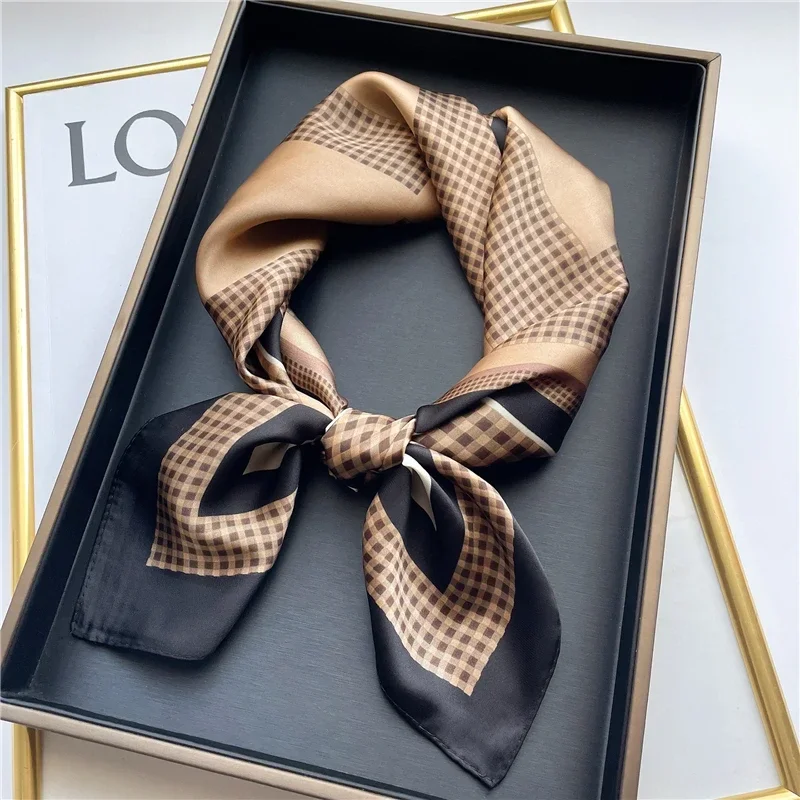 Шёлковый квадратный шарф в клетку