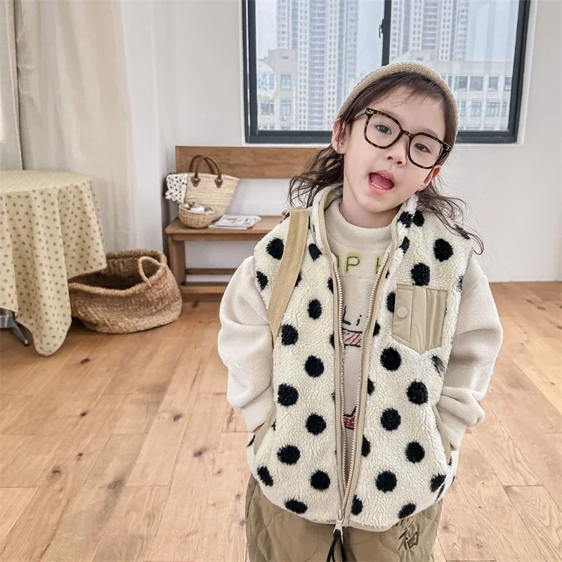 

Winter Kids waistcoats cute dot berber Fleece outerwear Boys and girls thicken warm Vest