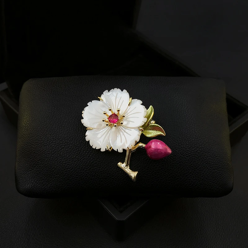 

1873 Elegant Chinese Style Begonia Flower Brooch Exquisite High-End Shell Corsage Cheongsam Dress Pin Accessories Women Jewelry