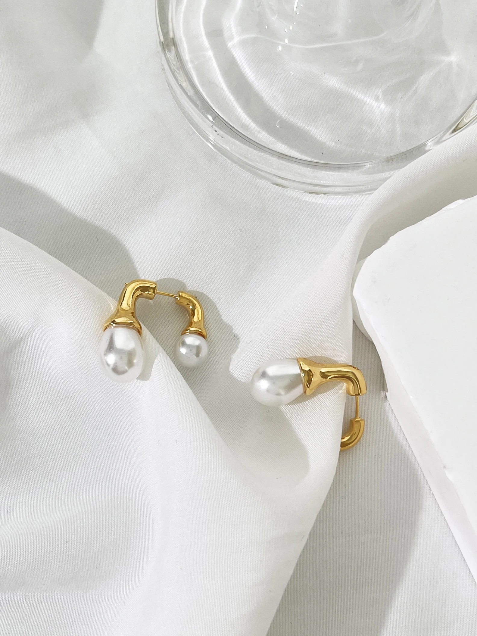 Long Tassel Earrings Peri'sbox Fashion Chic Gold Plated Irregular Faux Pearl Front Back Earrings For Women Unique Designer Jewelry Party Accessories