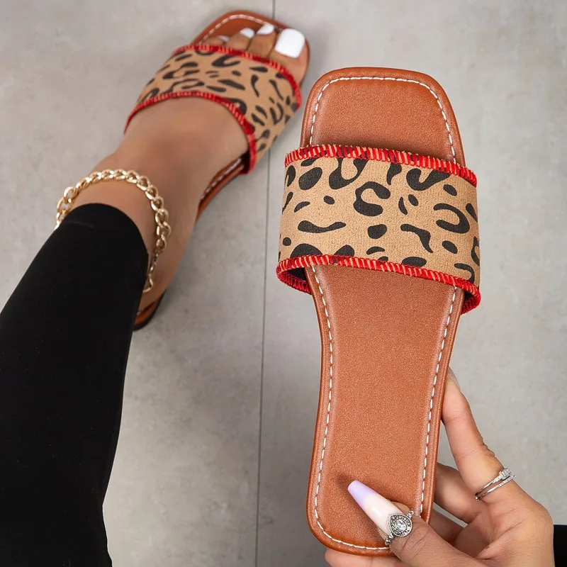 

2023 Summer Women Slippers Leopard Rhinestone Non Slip Beach Female Outdoor Casual Open Toes Sandals