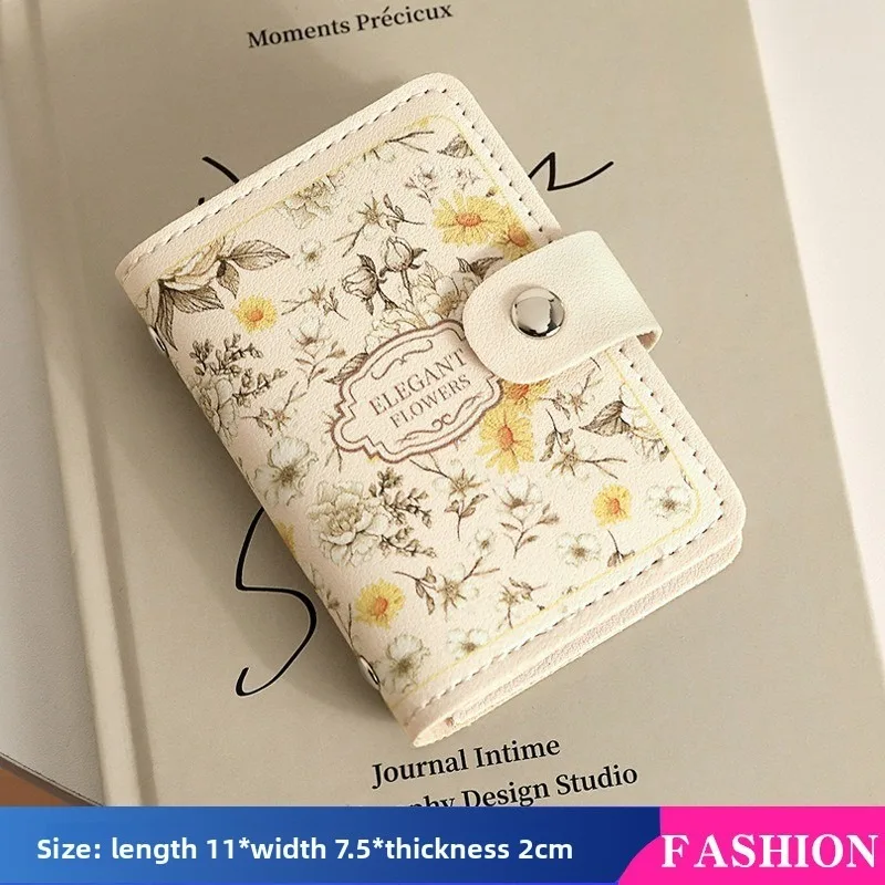 Floral Vintage-Style Women's Card Holder with Multi-Slot Design - Chic Synthetic Leather