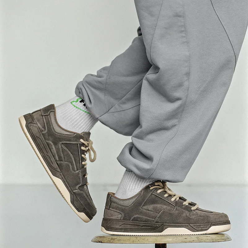 2022 New Fashion Sneakers Men Luxury Brand Retro Men's Casual Shoes Low Cut Lace-up Faux Suede Oxfords Men Designer Male Shoes