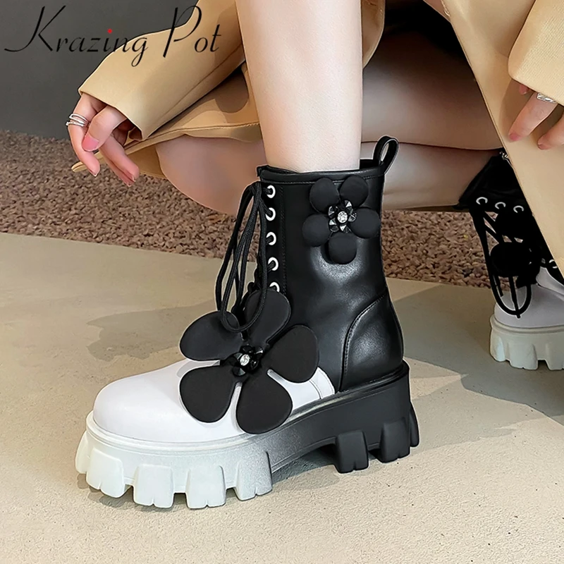 

Krazing Pot 2023 Luxury Cow Leather Flower Thick Heel Motorcycles Boots Crystal Sexy Warm Winter Shoes Fashion Sweet Ankle Boots