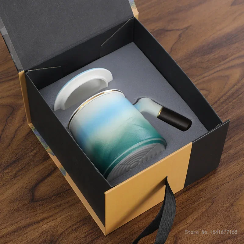 China Creative Gradient Color Ceramic Mug, Tea Cup Water Separation, Office Cup, Wooden Handle with Lid, Home Personal Gift, 1Pc