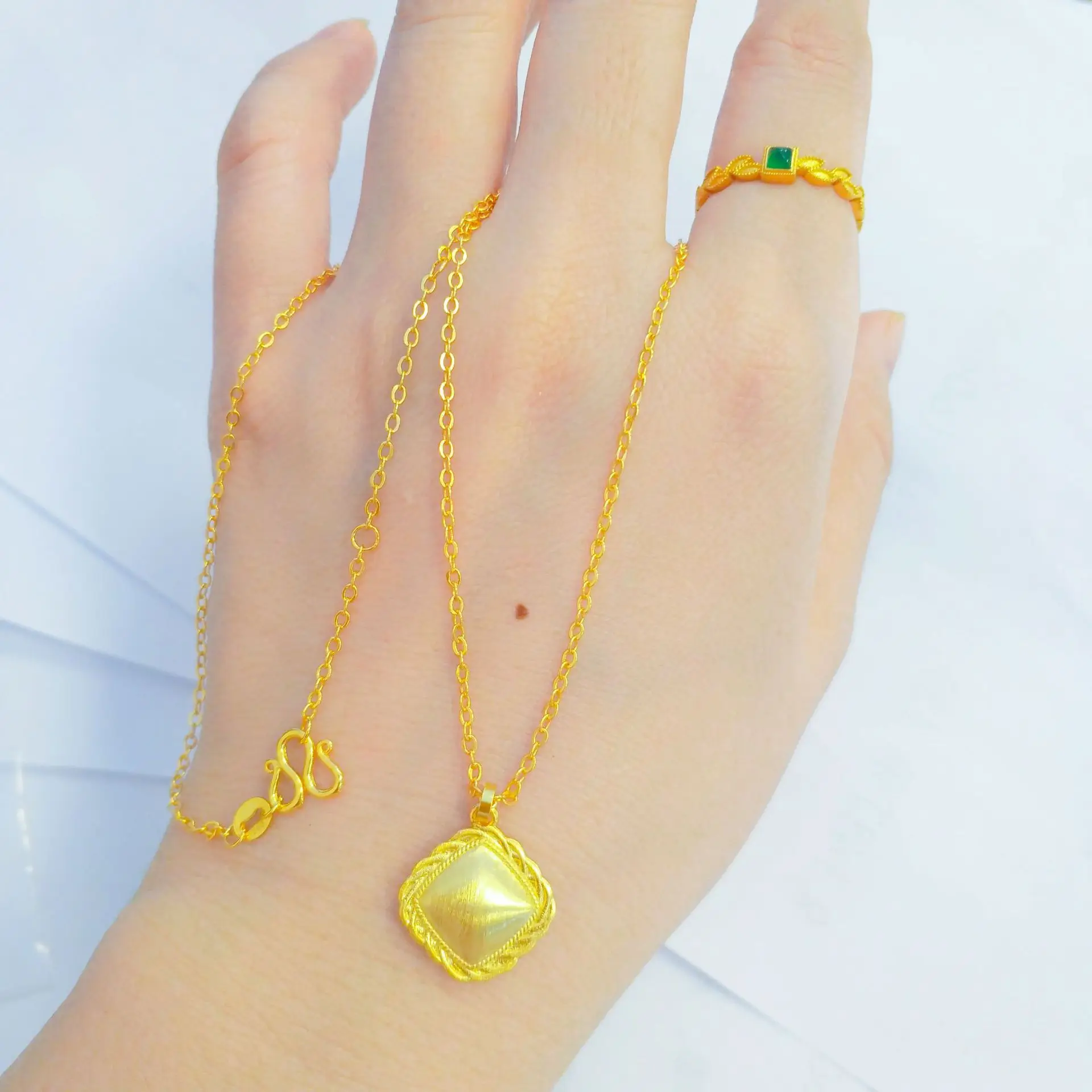 9999 24K real gold lace square set chain clavicle chain Women's fashion advanced sense of light luxury round pendant necklace