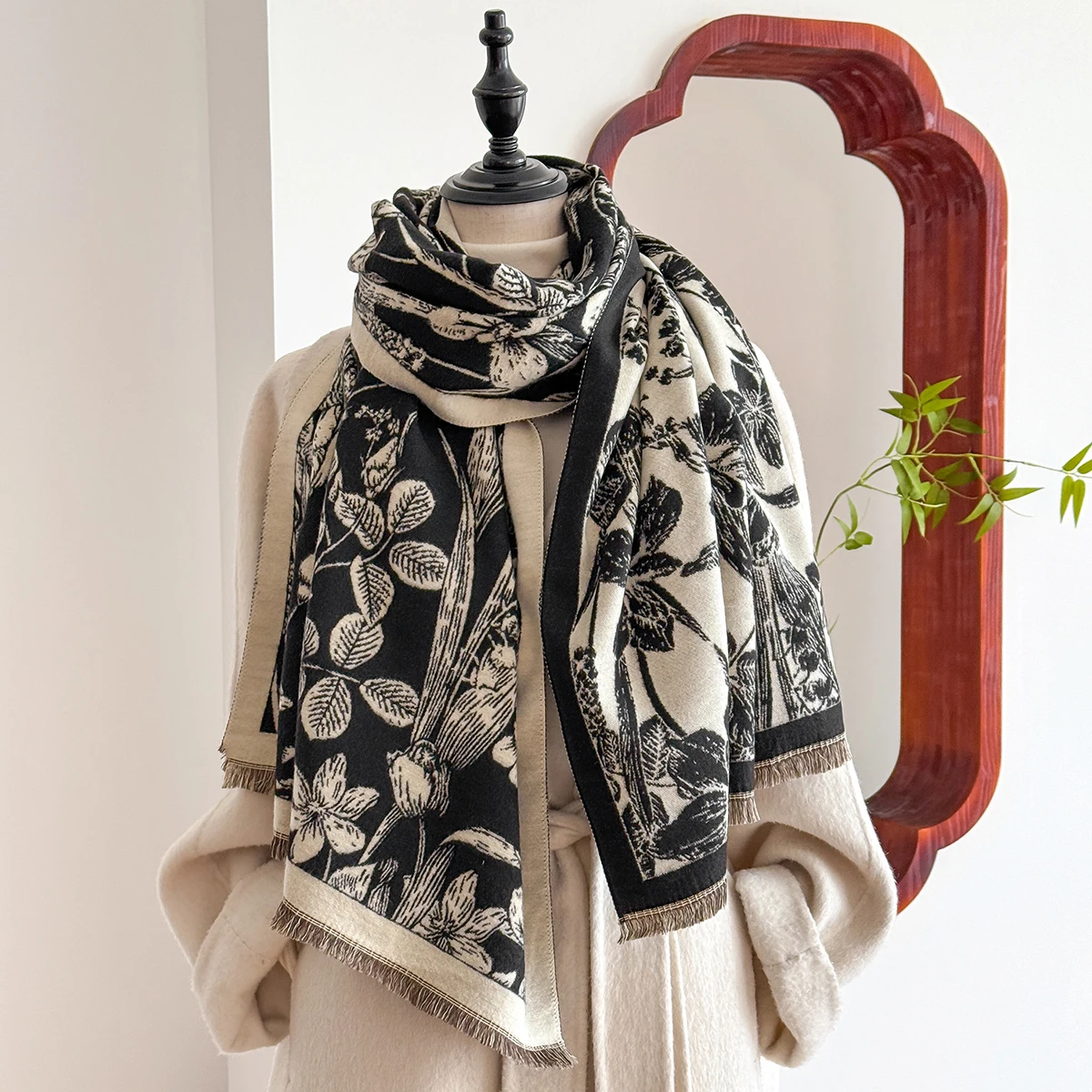 2025 Women's Luxury Brand Cashmere Winter Scarf - Vintage Printed Shawl with Tassels, Pashmina Wrap & Bandana Poncho