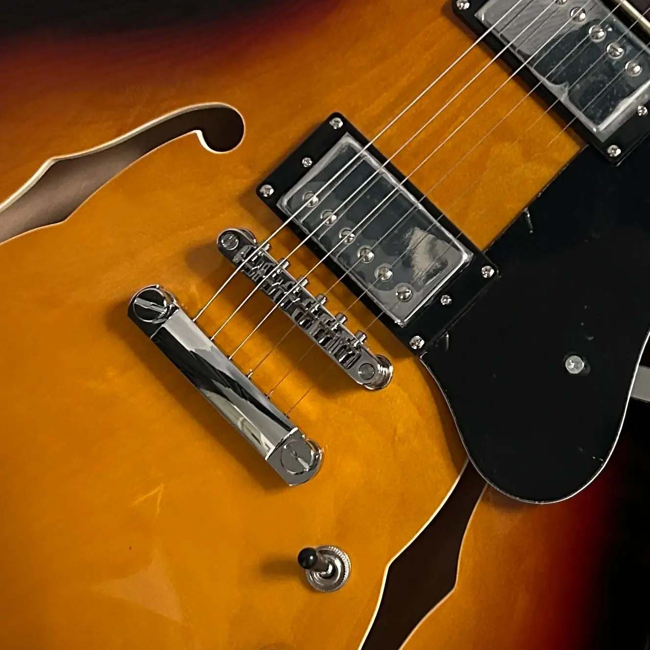 Semi Hollow Electric Guitars Vintage Sunburst Color Maple Body Rosewood Fretboard