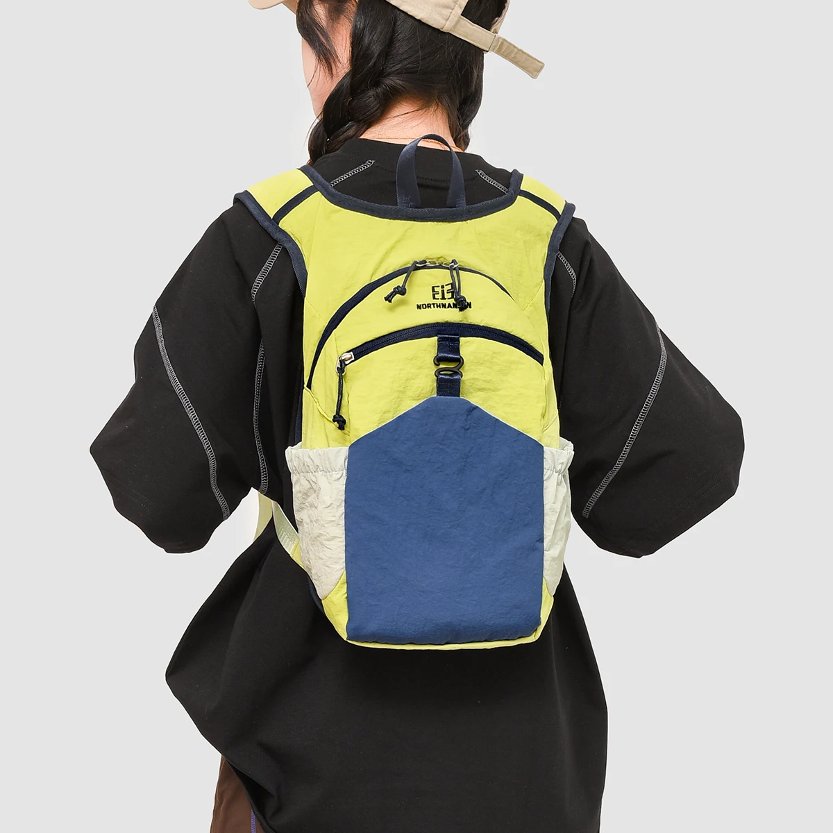 Backpack Lightweight Mountaineering Bag Men's Portable Waterproof Outdoor Hiking School Bag Travel Travel Women's Large Capacity Backpack Hiking Camping Trip