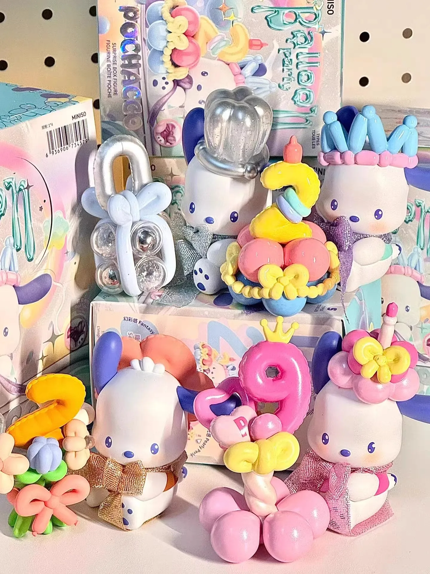

Miniso Sanrio Pochacco Balloon Carnival Party Series Authentic Spot Goods Blind Box Anime Figure Figure Collection Model Toys