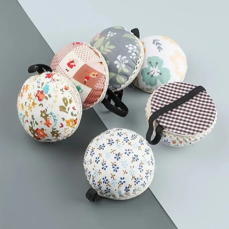 탄성 손목 벨트와 휴대용 바늘 Pincushions 스티치 핀 삽입기 바느질 바느질 액세서리에 대한 DIY 공예 도구