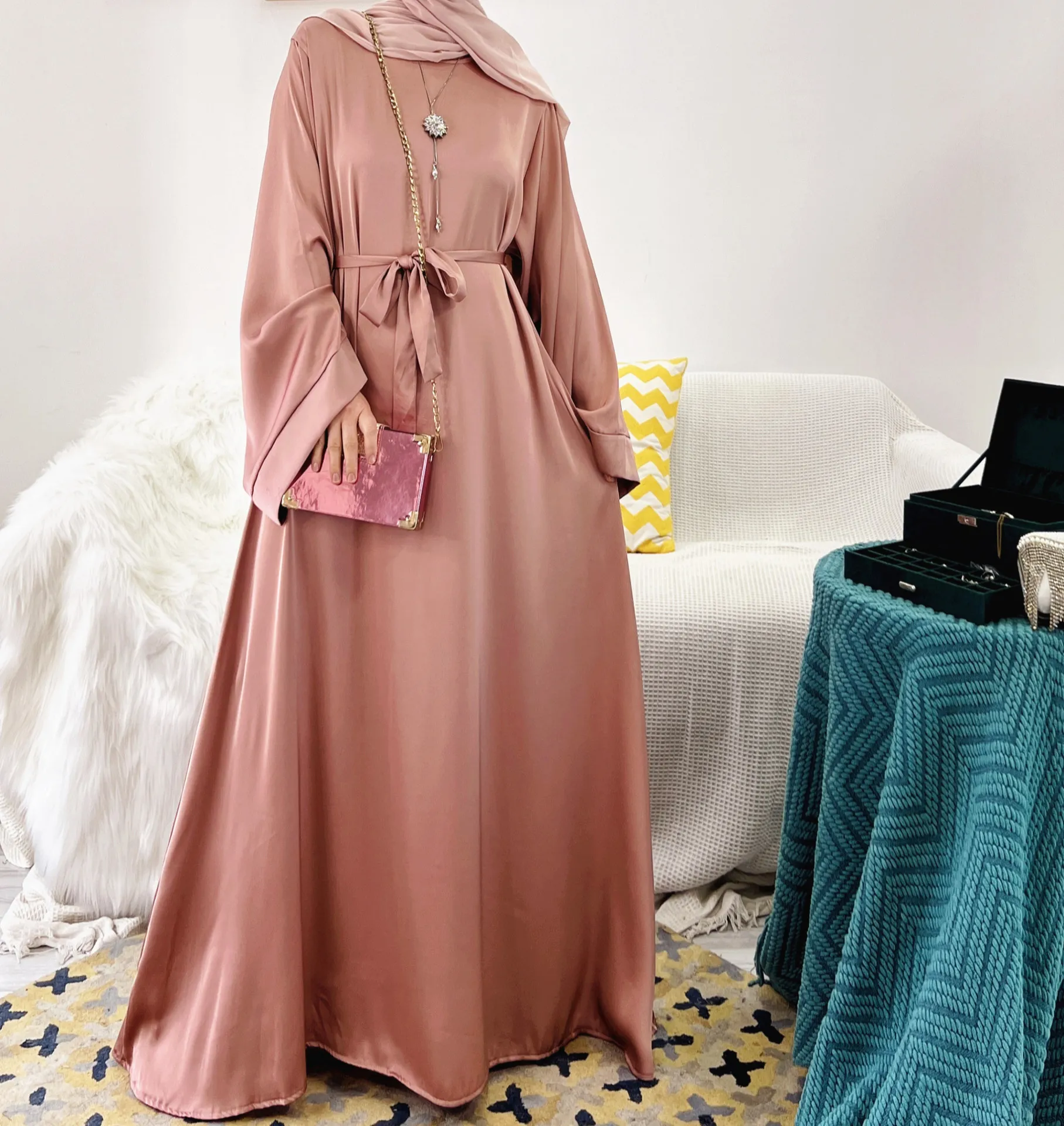 

High Quality 13 Colors Islamic Clothing Muslim Wide Long Sleeve Plain Satin Abaya Dress Designs With Belt 2022