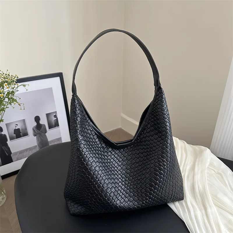 New Women's Woven Bucket Bag - Casual Retro Large-Capacity Shoulder Bag, Stylish & Versatile  Design