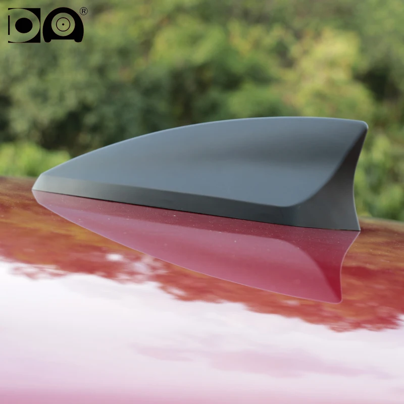 Universal 5D Shark Fin Antenna Auto Car Radio Aerials FM AM Stronger Signal Piano Paint Toyota Yaris Vios Avensis