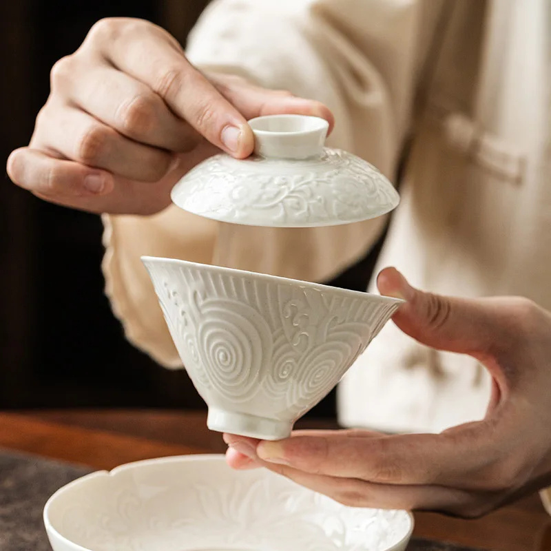 A Single High-grade Chinese Kung Fu Tea Set Household Ironing Ceramic Tea Bowl With Cover