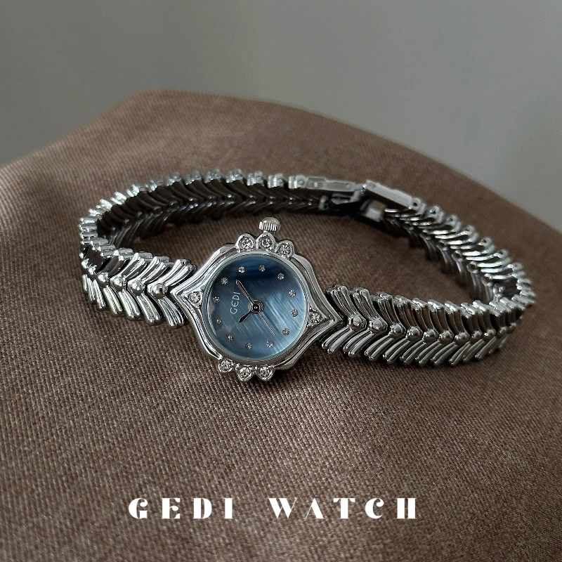 Fashion romantic temperament watch women 2025 new luxury creative girl bracelet watch ins birthday gift oval watch - 4