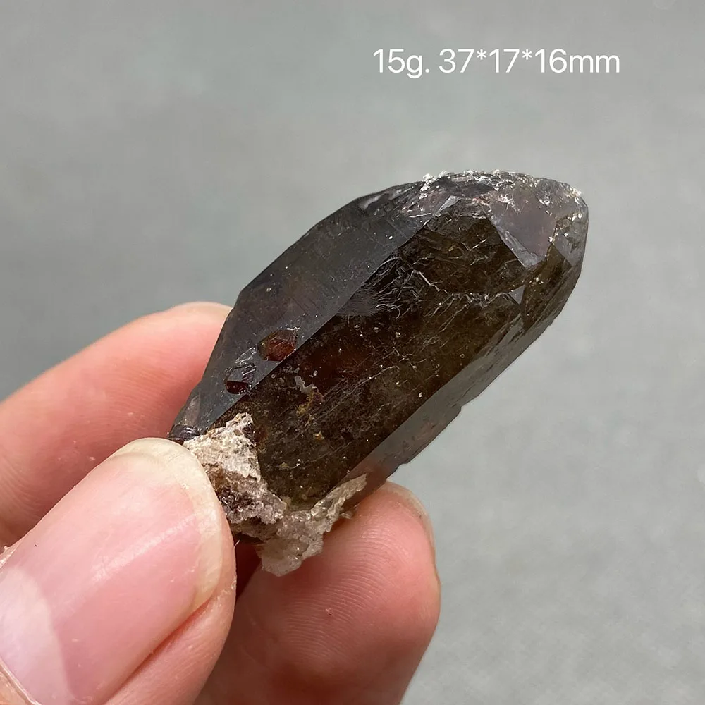 100% natural garnet rough crystal mineral specimen quartz cure specimen