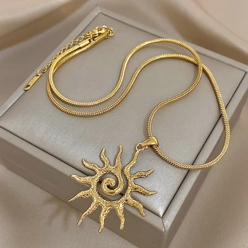 Collana vintage chic a forma di sole con ciondolo in acciaio inossidabile, dichiarazione dorata, accessori per gioielli di moda, donna, uomo, coppia, regalo 1