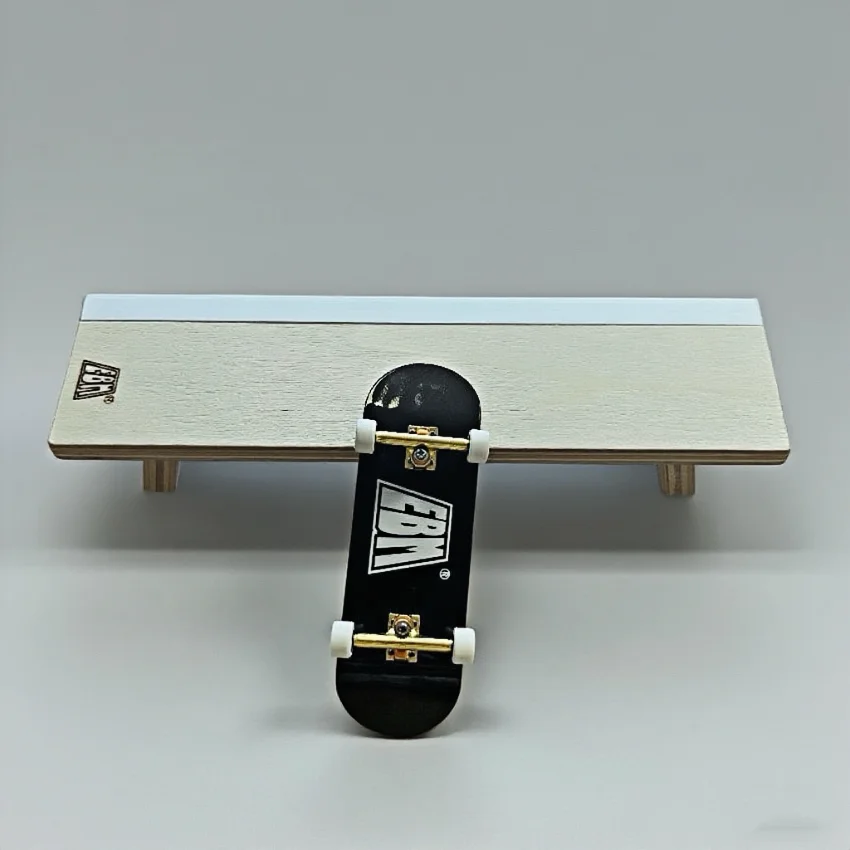 Mini Fingerboard Ramp Set Portable Quarter Pipe & Rail for Tech Deck Practice Desktop Skate Park Obstacles for Fingerboarding