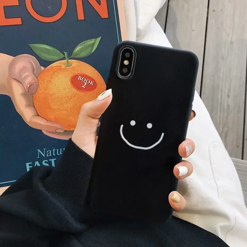 Charming Smile Face Silicone Phone Case - Black & White Cover