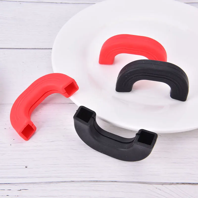2 x Silicone Anti-Scald Pot Handle Protectors Non-Slip Pot Clip Sleeves Heat Resistant Oven Gloves Kitchen Gadgets pot handle cover pot handle holder pot clip