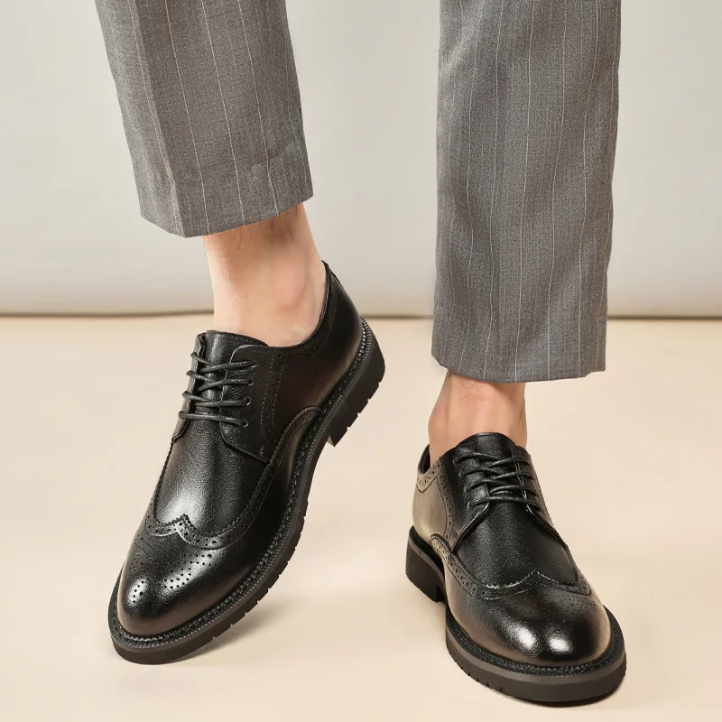 Luxury Leather Brogue Mens Flats Shoes Casual British Style Men's Oxfords Fashion Brand Dress Shoes for Man Furry Zapatos Hombre