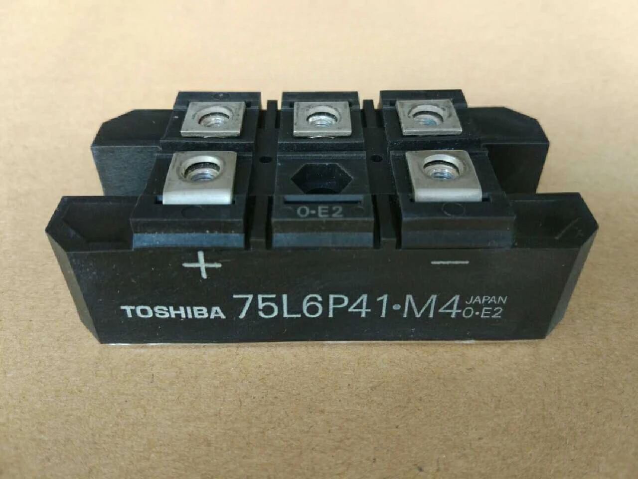 

Power rectifier bridge TOSHIBA 75L6P41-M4 original disassembly machine is good to inquire before shooting