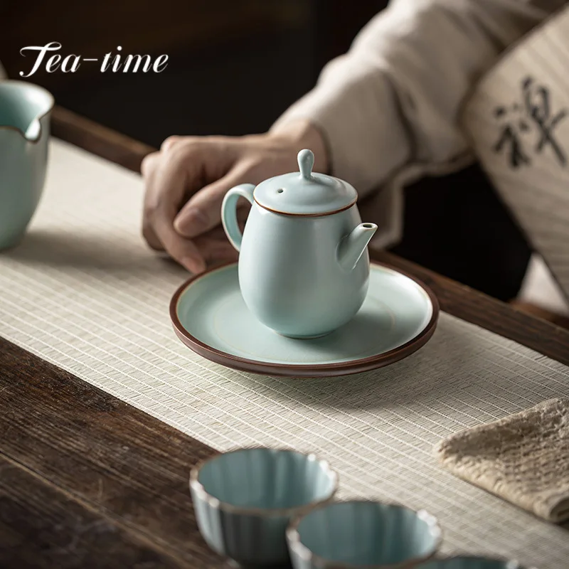 

150ml Azure Ru Kiln Teapot Boutique Opening Piece Porcelain Pot Tea Soaking Kettle with Filter Drinkware Accessories Collection