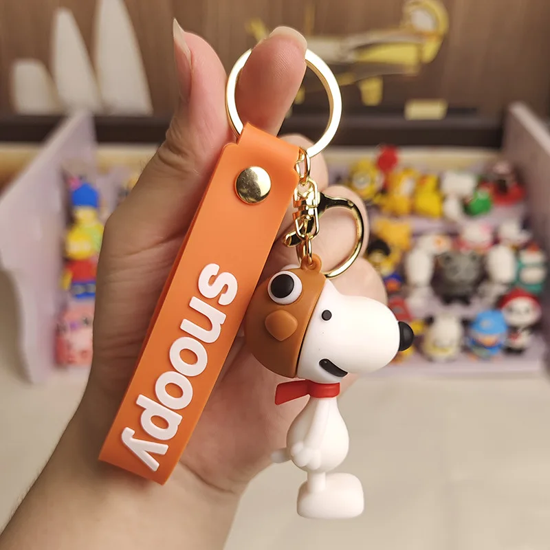 Creative cartoon Snoopy keychain trend Charlie doll car keychain pendant  fashion small gift Black Multi 