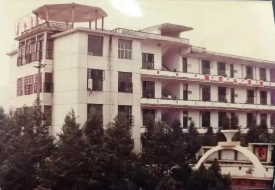 M15C Wireless Video Doorbell 1080P HD Infrared Night Vision Camera Doorbell 4.3-inch Screen Waterproof Doorbell For Home/Office