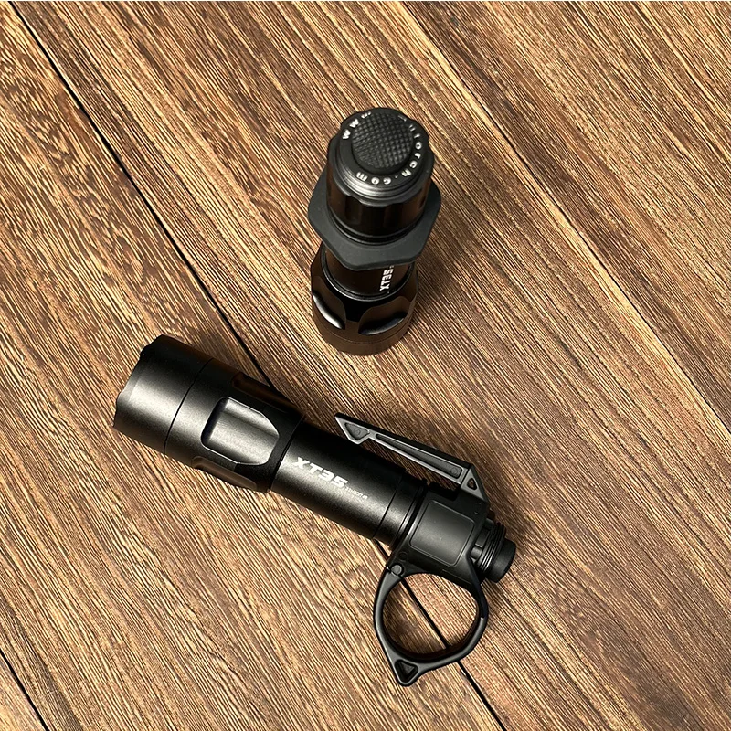 AMUTORCH XT35 1800 Lumens 666 Meters Flashlight 1