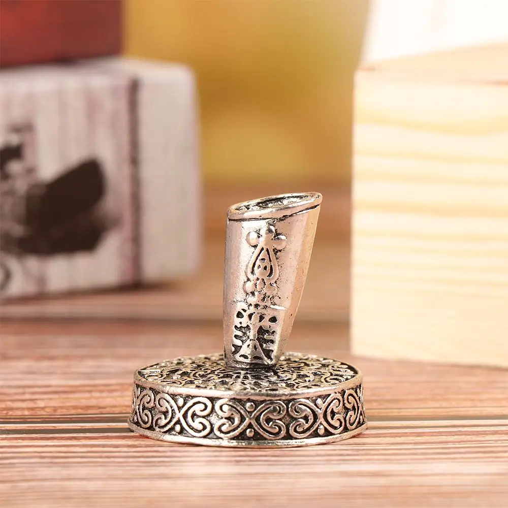 

1PC Vintage European Style Pen Holder Fountain Pen Feather Quill Dip Pens Pen Clips With Metal Round Base Writing Accessories