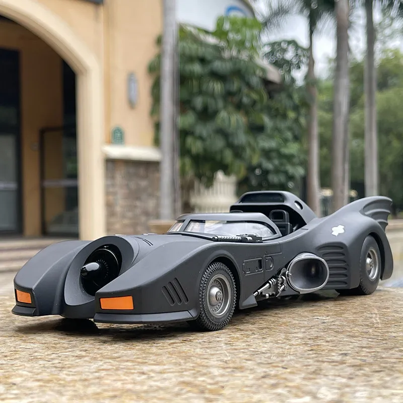 1/24 Classic Movie Car Batmobile Bat Alloy Sports Car Model Diecast Metal Toy Racing Car Model Sound Light Simulazione Regali Per Bambini