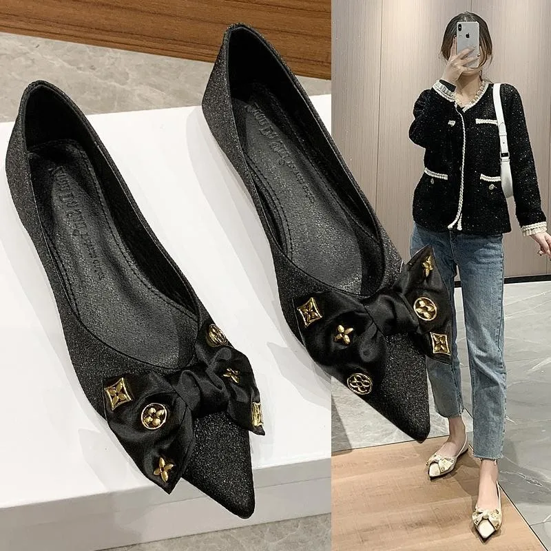 

Large Size Women's Shoes 2023 Spring New Fashion Pointy Flat Ballet Shoes Comfortable Soft Soled Casual Shoes