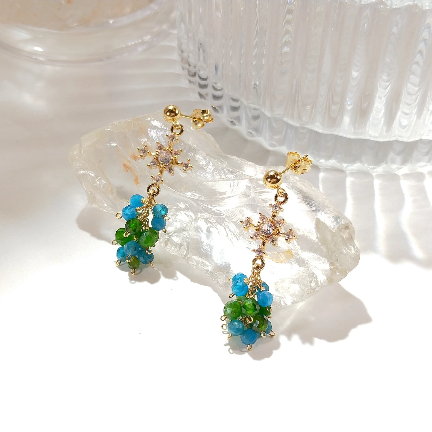 

Lii Ji Diopside с апатиттом 14K позолоченные серьги-гвоздики из натурального камня ювелирные изделия ручной работы