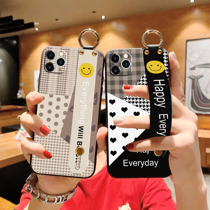 

Lucky Smiley Wristband Phone Case For Samsung S8 S9 S10 S20 S21 S22 Note8 Note9 Note10 Plus Ultra Silicone Soft Case Cover