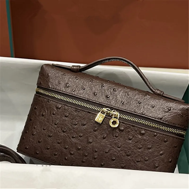 Рисунок 6 - Сумка из страусиной кожи с карманом L19