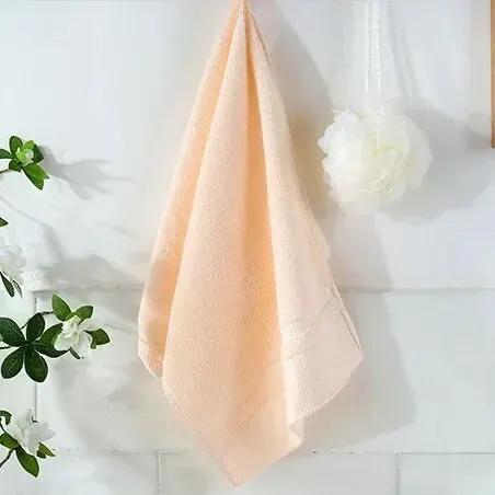 PALE ORANGE