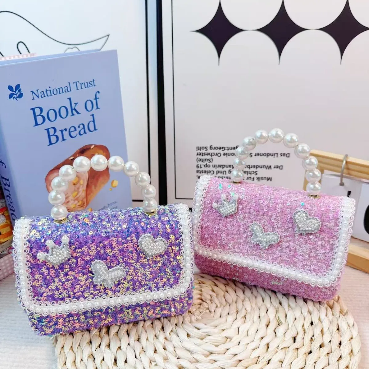 حقيبة كروس لطيفة للفتيات مع حقيبة يد لؤلؤية بعقدة فراشة لامعة ورقعة قابلة للتخصيص من ألياف البوليستر على شكل حيوان