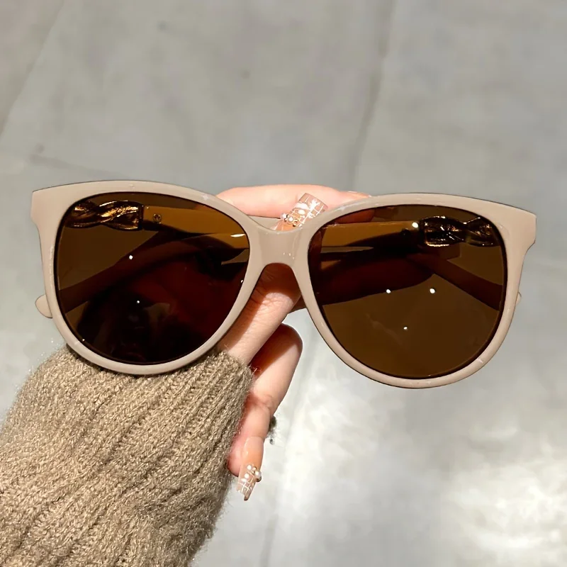 Vintage Cat Eye Shades 3
