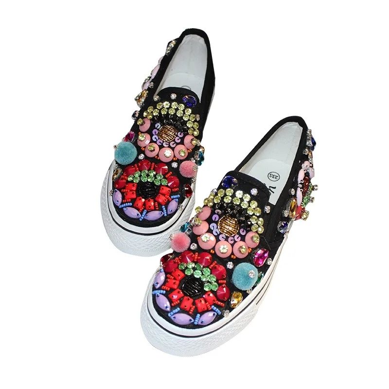 

Beaded Thick-soled National Wind Canvas Shoes