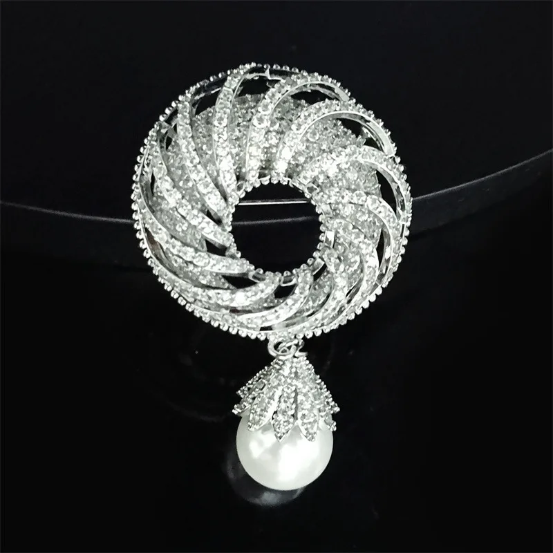 Retro Cubic Zircon Circle Brooch Pin High-end Shell Pearl Pendant Geometry Brooches for Unisex Corsage Elegant Accessory Jewlery