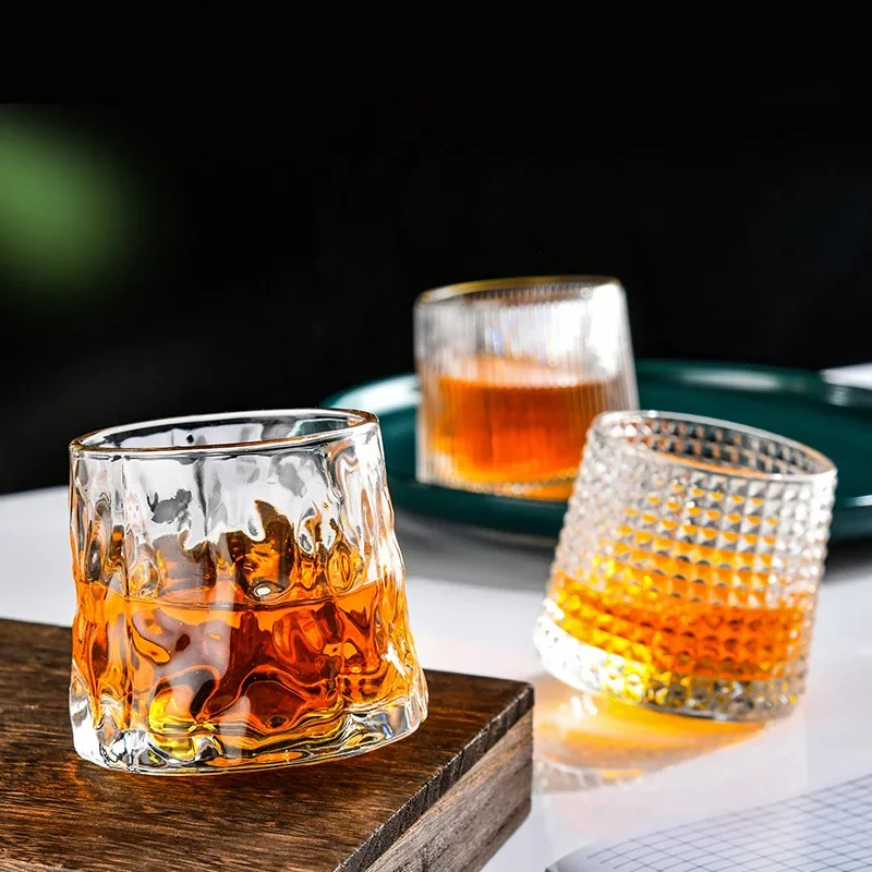 Lead Free Glass Whiskey Cup with Wooden Base for Bar Party