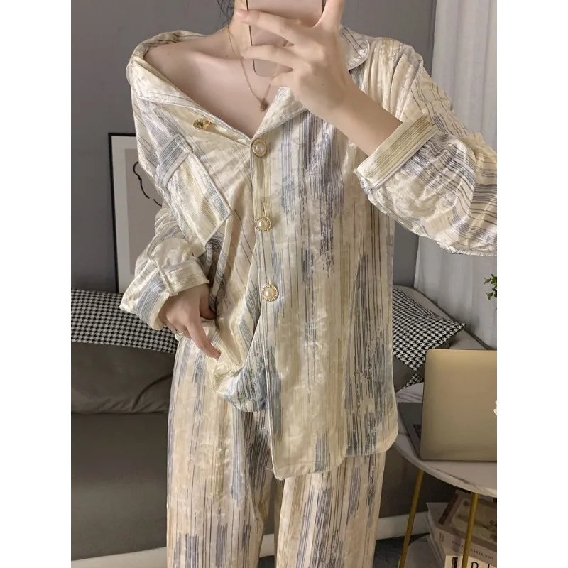 

Canary Velvet Pajamas Female Autumn and Winter Long Sleeve Open-front Korean Version Loungewear Two-piece Can Be Worn Outside