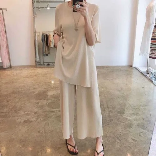 

2023 Korean Style High Fashion Women Suits Female Loose O-neck Half Sleeve Long Tops Wide Leg Pants Casual Knitted Two-piece Set