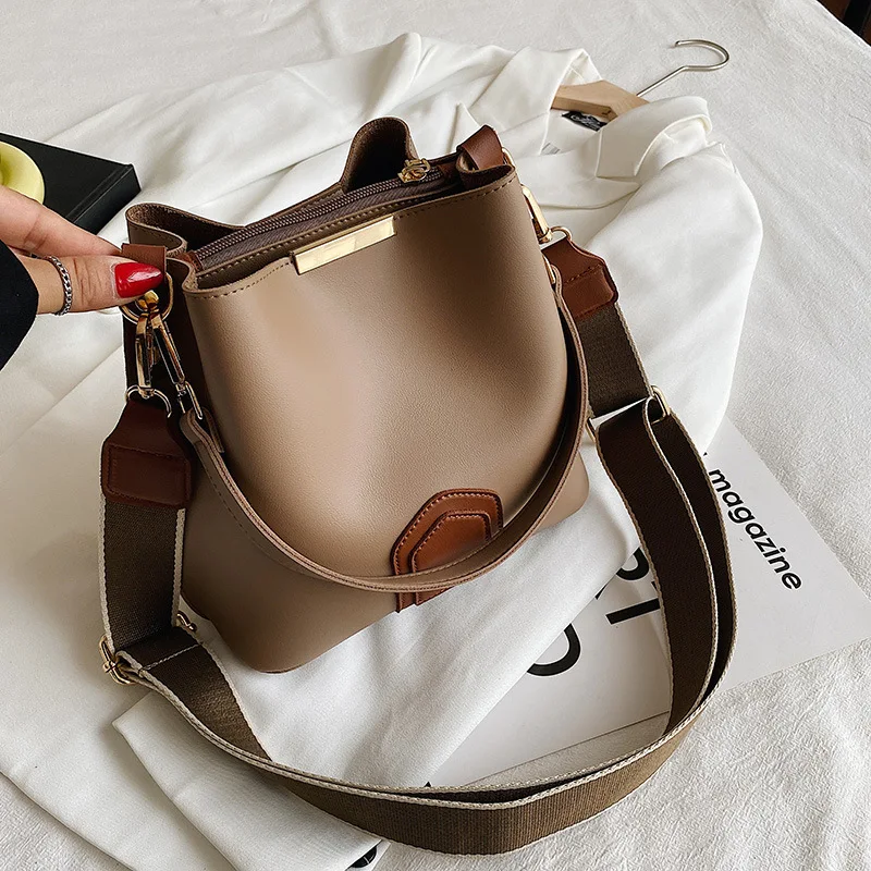 

2024 New Bag Women's Trendy Crossbody Super Soft Water Bucket Bag PU Casual Advanced Versatile Tote Bag Women's Large Capacity