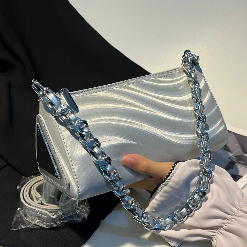 Hot Girl Harajuku Triangle Chain Shoulder Bag Women Iridescent Gradient Handbag Ladies Y2k  Personality Design Shoulder Bag 2025