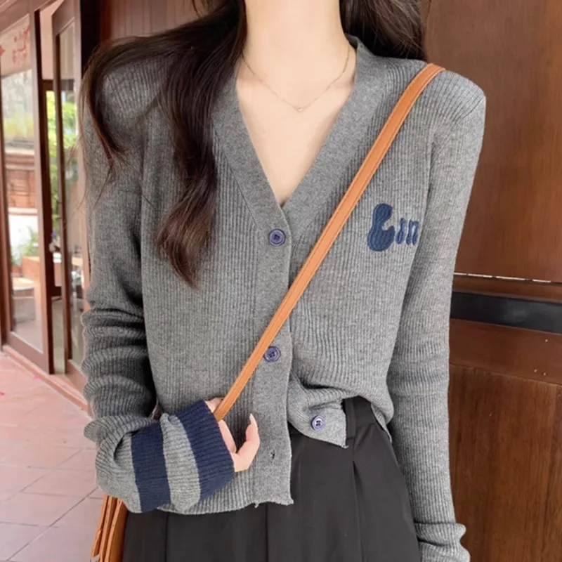 

Свитер с длинным рукавом, вязаный кардиган для женщин, осень 2023, новинка, однотонный, в Корейском стиле, облегающий, приблизительная верхняя часть